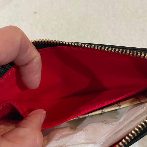 🆕 Dooney & Bourke Navy Tartan Large Slim Wristlet - Picture 6 of 8